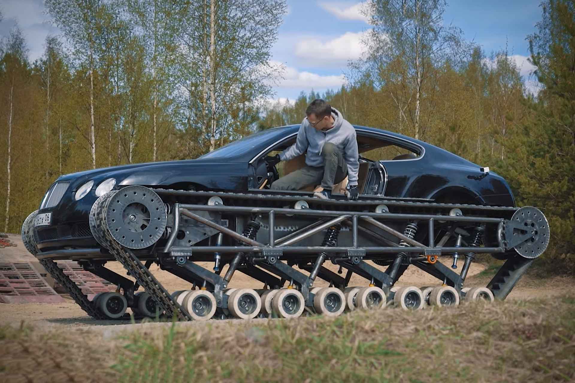 Ein Achtzylinder-Bentley auf Ketten: Youtuber baut Bentley Continental GT zum Panzer um 2
