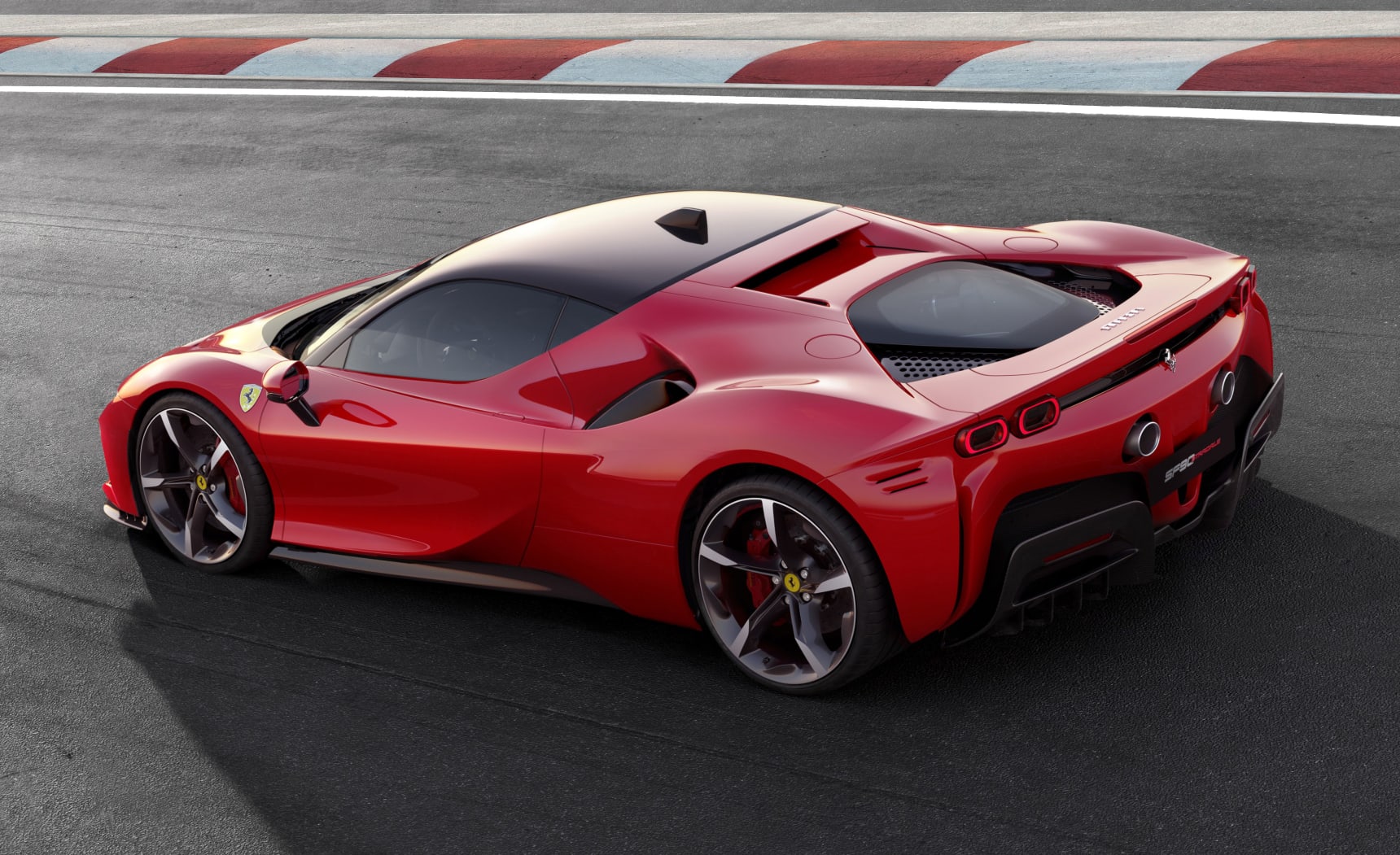 Der Ferrari SF90 Stradale: Ein Serien-Supersportwagen mit 1000 PS 4