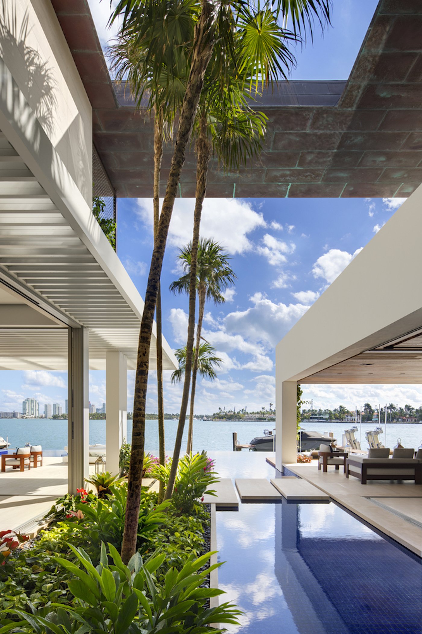 Großzügig, offen und grün: Die Dilido Island Villa von SAOTA in Miami 10