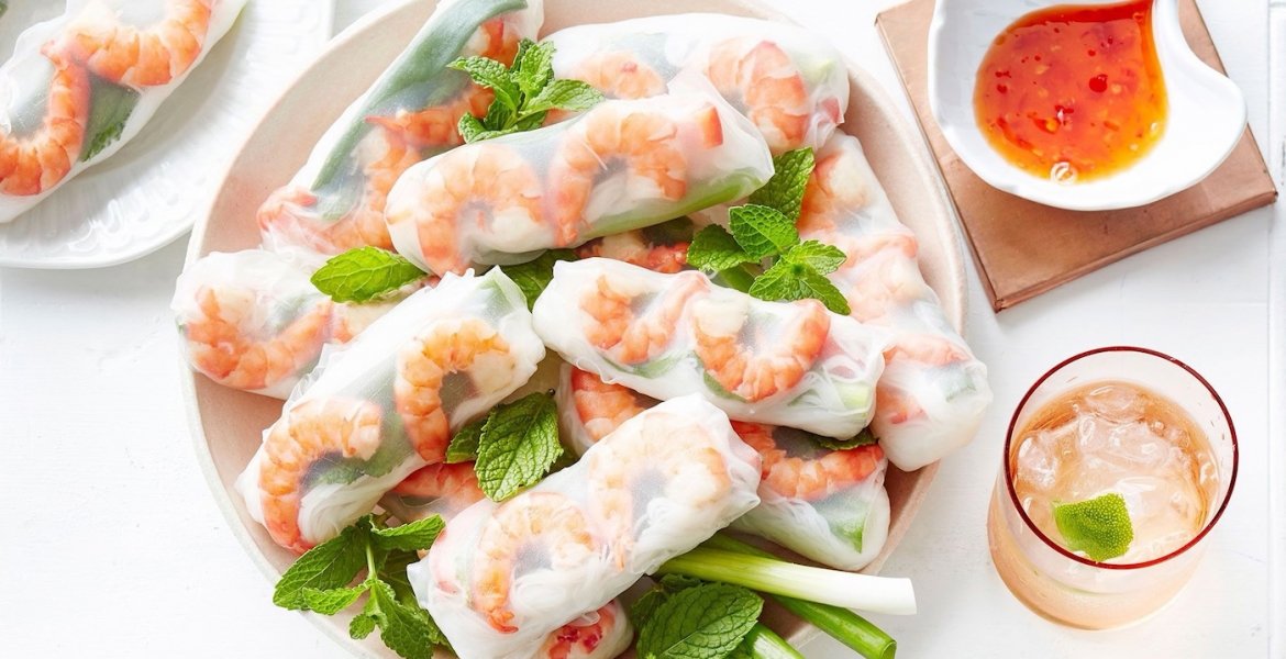 Genießen bei heißen Temperaturen: Vietnamesische Sommerrollen mit Garnelen und Minze