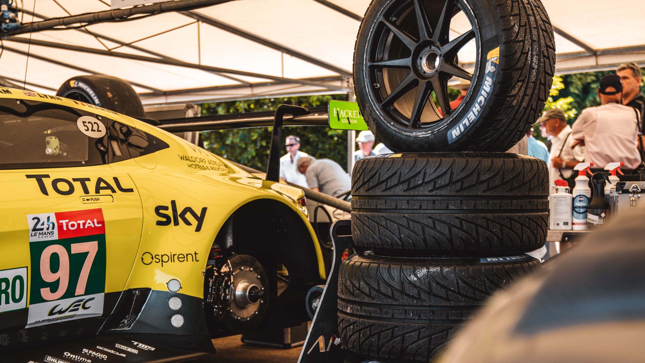 Im Rausch der Geschwindigkeit: Zu Besuch beim Goodwood Festival of Speed mit Michelin 5