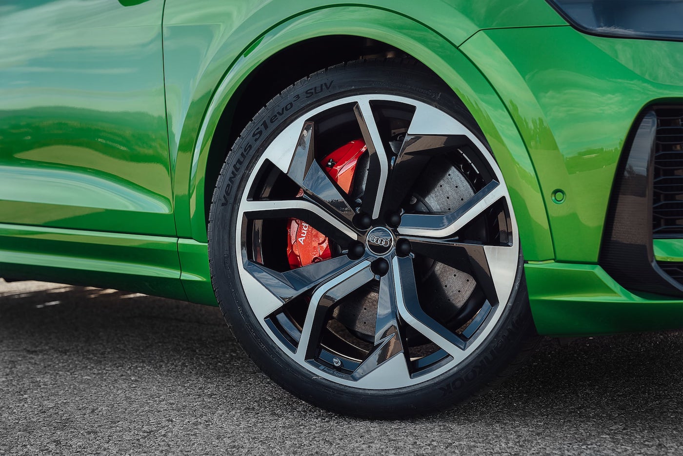 Audi-RSQ8