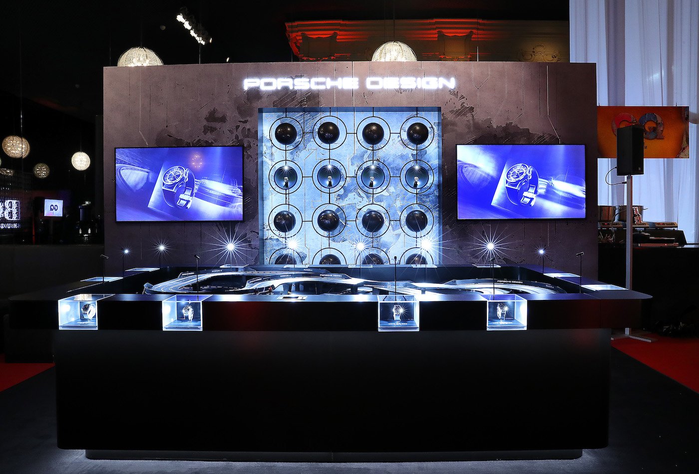 Der GQ „Men of the Year“ Award 2019: Zeit für den Porsche Design 1919 Globetimer UTC 2
