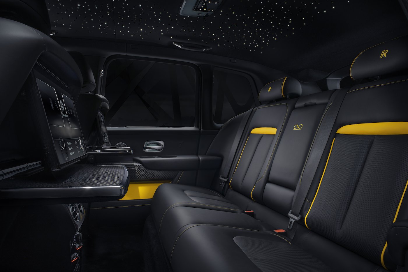 Rolls-Royce Cullinan Black Badge: Stärker als stark, schwärzer als die Nacht 2
