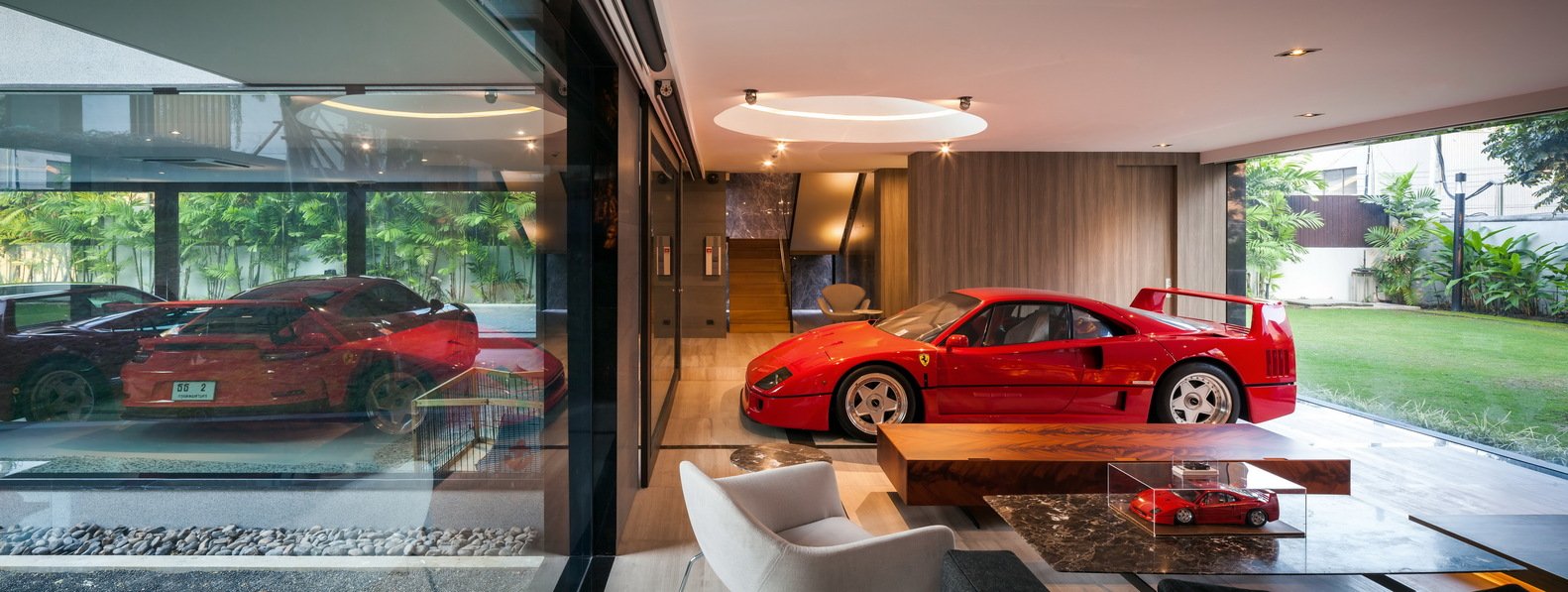 OKS CASA: Ein wahres Traumhaus für Automobilliebhaber 5