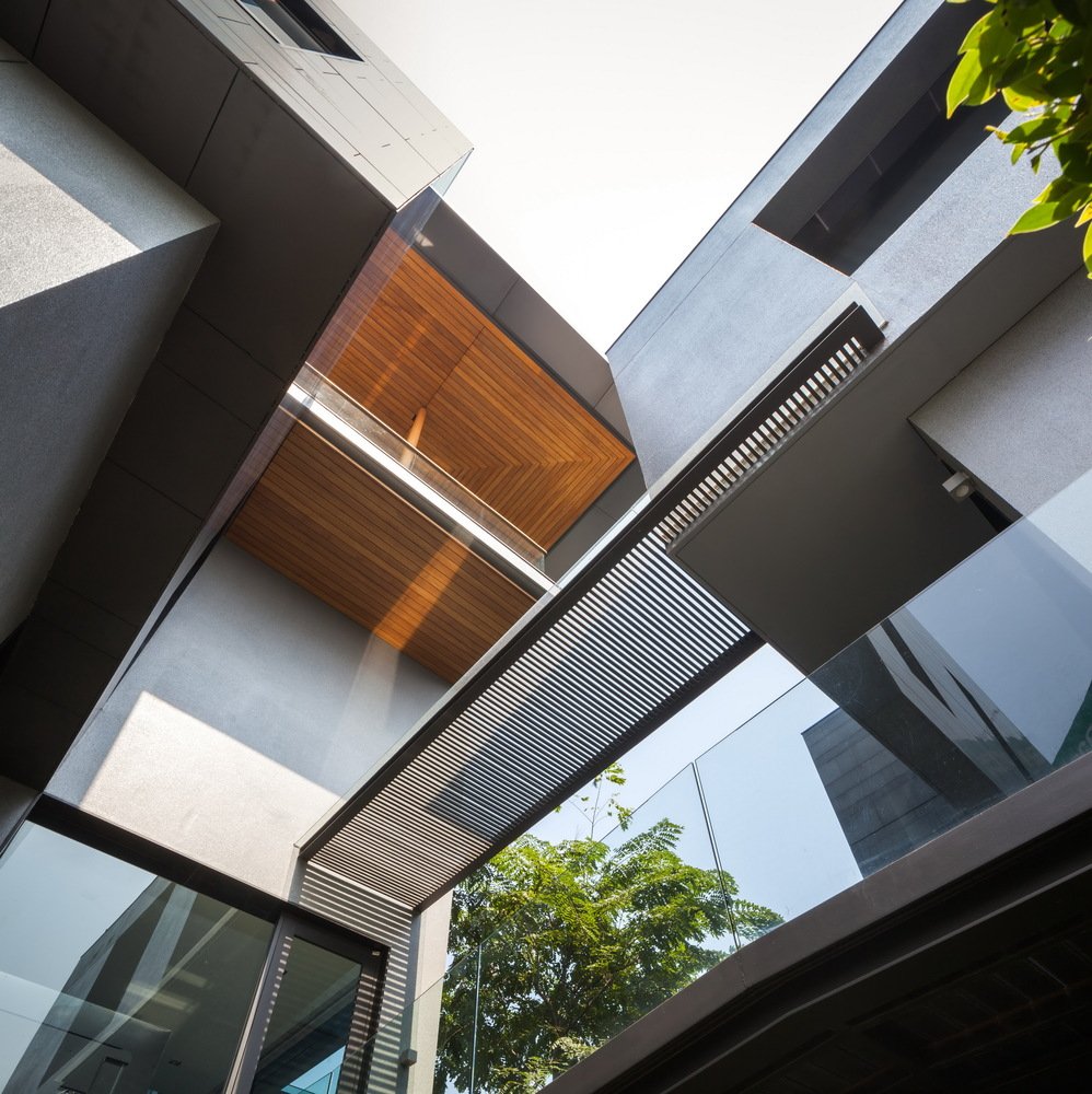 OKS CASA: Ein wahres Traumhaus für Automobilliebhaber 8