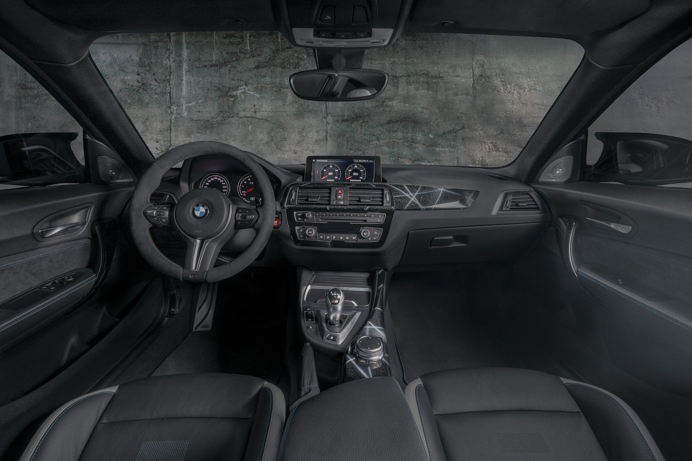 BMW x FUTURA 2000: Exklusive Sondermodelle des BMW M2 Competition 4