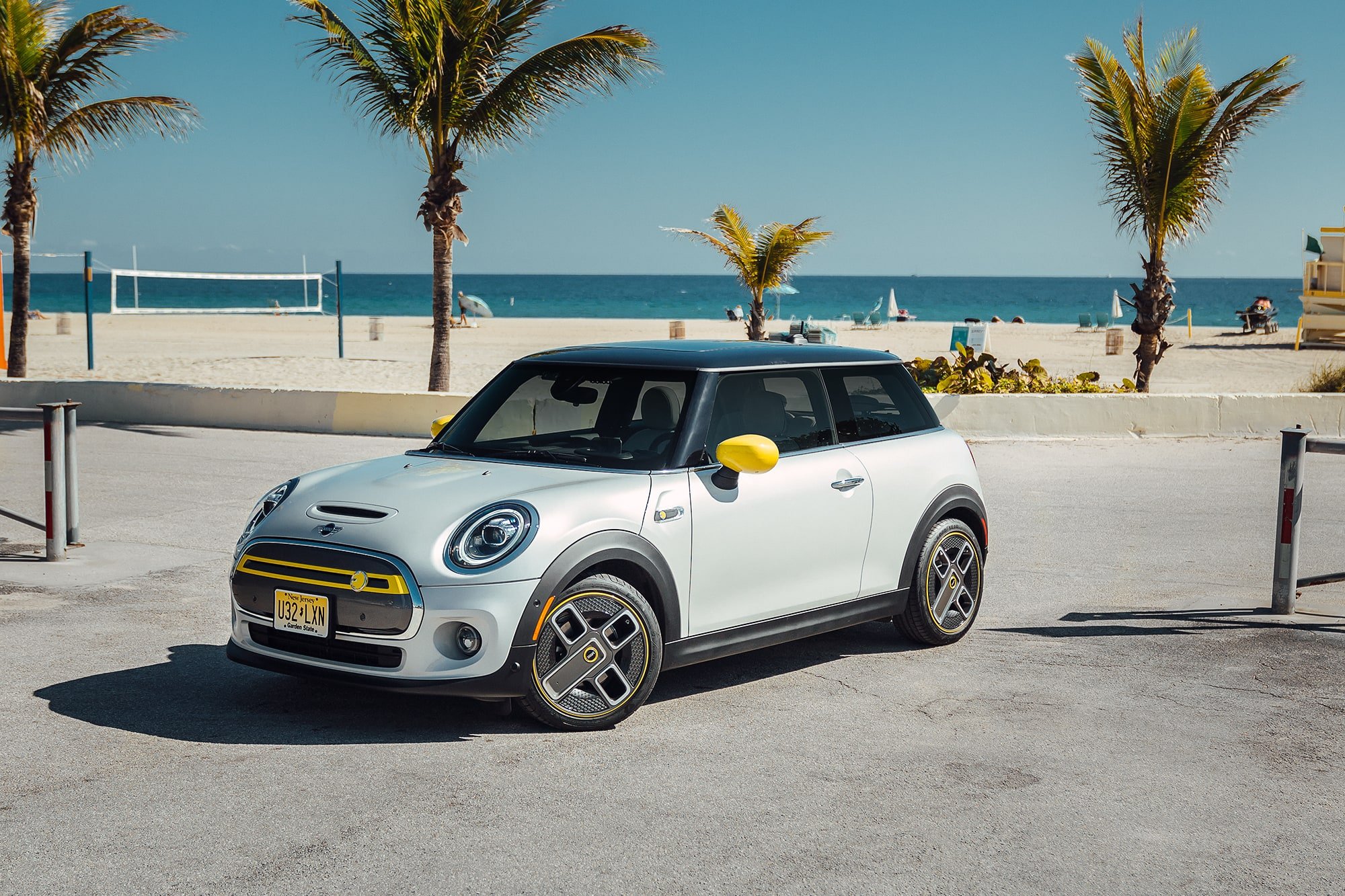 Nachhaltig durch Miami mit dem MINI Cooper SE 2