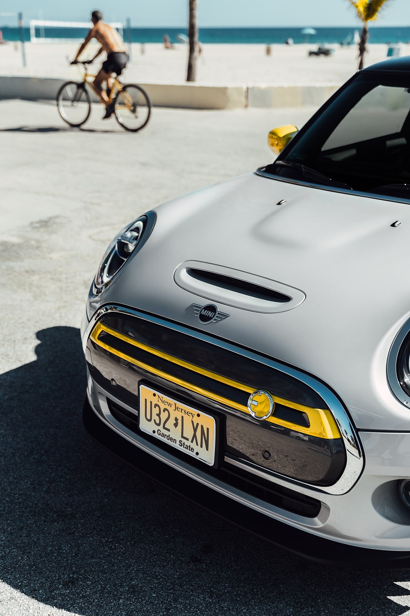 Nachhaltig durch Miami mit dem MINI Cooper SE 3