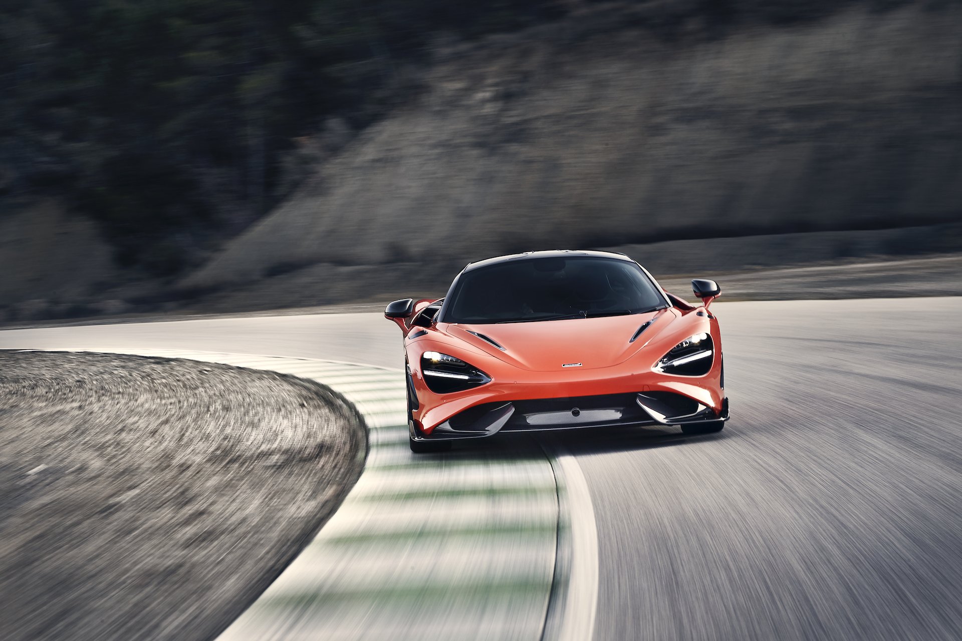 Leichter, leistungsfähiger, noch attraktiver: Der neue 765LT wird vorgestellt 4