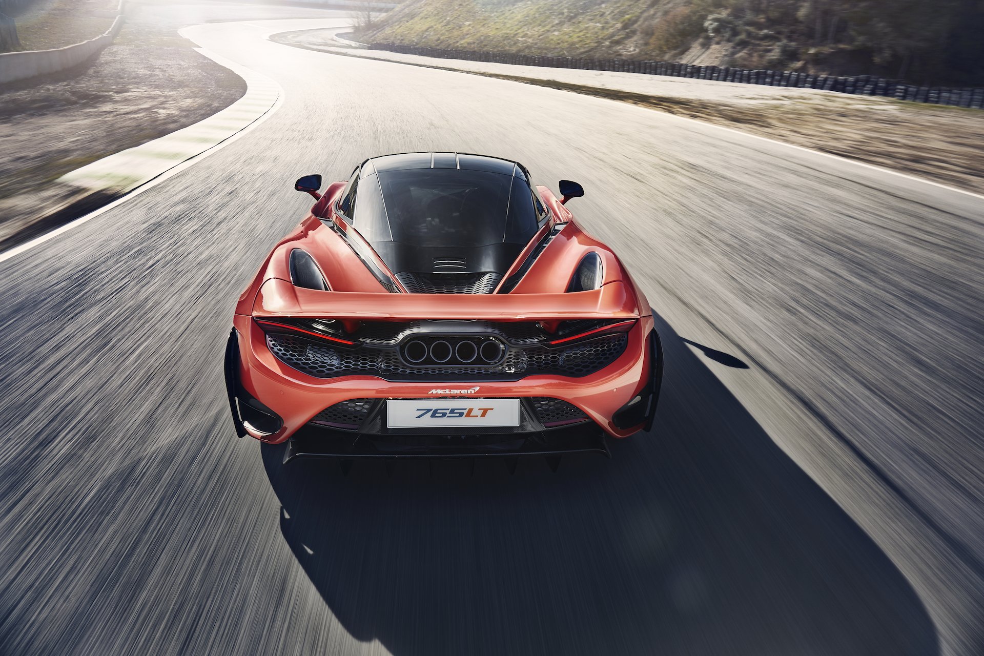 Leichter, leistungsfähiger, noch attraktiver: Der neue 765LT wird vorgestellt 5