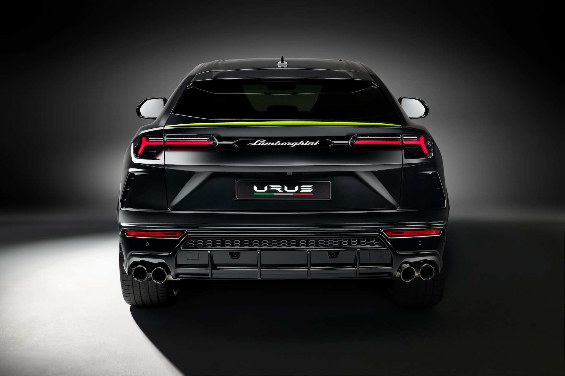 Der Lamborghini URUS zeigt sich in neuer Farbe: Die Graphite Capsule Edition 6